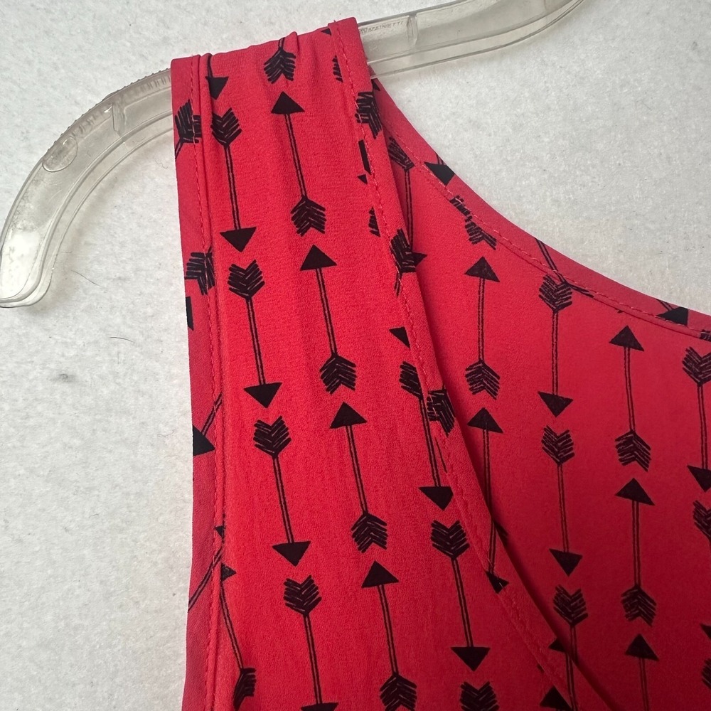 Torrid Red Black Arrow Print Tank Top Scoop Neck Pocket High Low Hem Size 2 2X - Picture 3 of 6